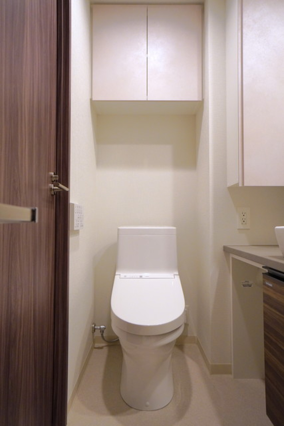 収納棚付きトイレ。
※写真は同タイプ住戸です。