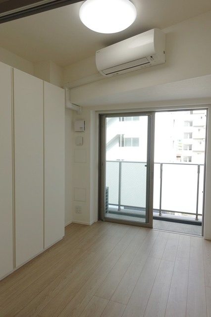 バルコニーへのアクセスが出来ます。※写真は同タイプ住戸です。