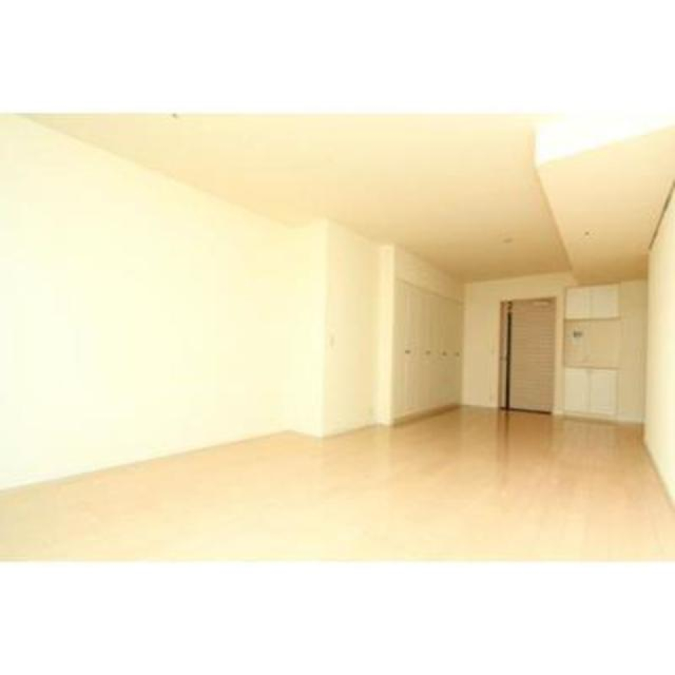 奥には収納があります。※写真は同タイプ住戸です。