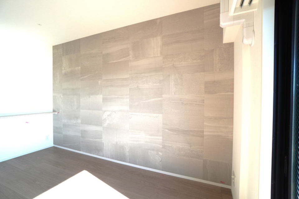 グレーのウォールがオシャレですね！※写真は同タイプ住戸です。