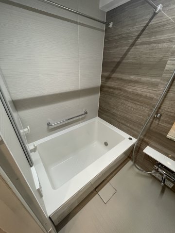 浴室はゆったり広々