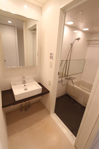 足元がスッキリとした洗面台。※参考写真