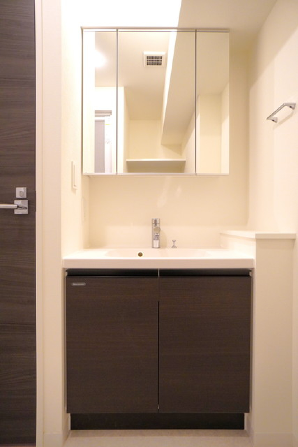 嬉しい独立洗面台。※写真は同タイプ住戸です。