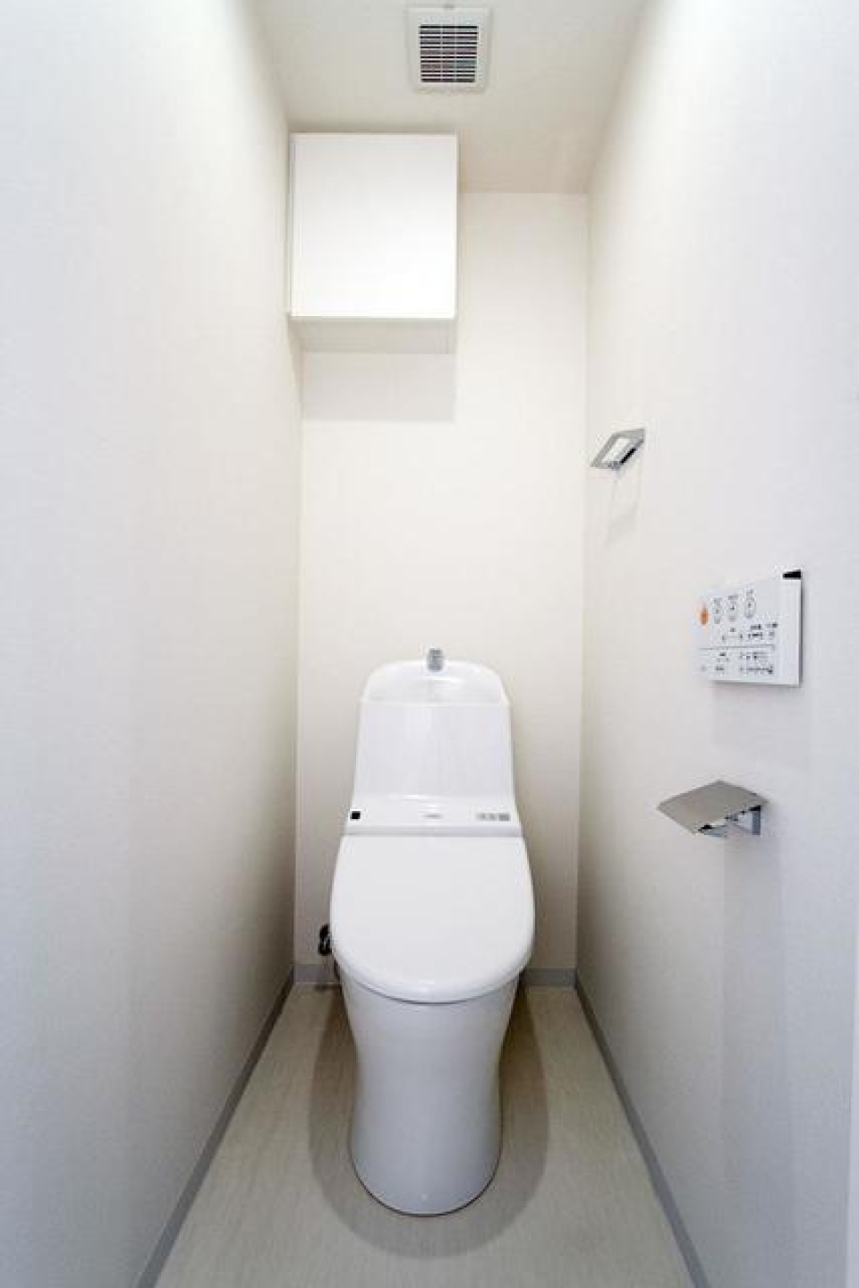 シンプルなトイレです。※写真は同タイプ住戸です。