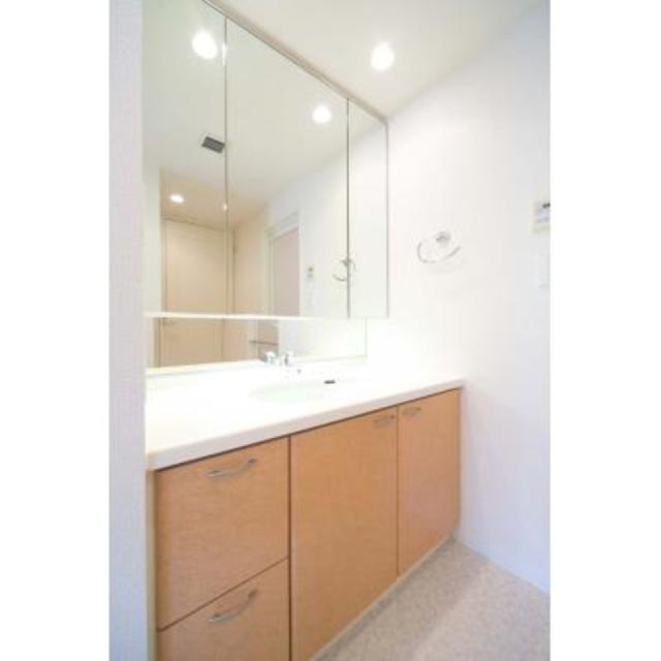 嬉しい独立洗面台。※写真は同タイプ住戸です。