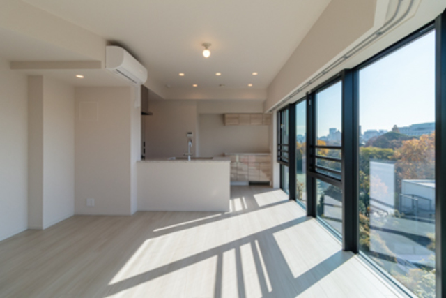 光が降り注ぐ空間で料理ができるなんて嬉しいですね！※写真は同タイプ住戸です。