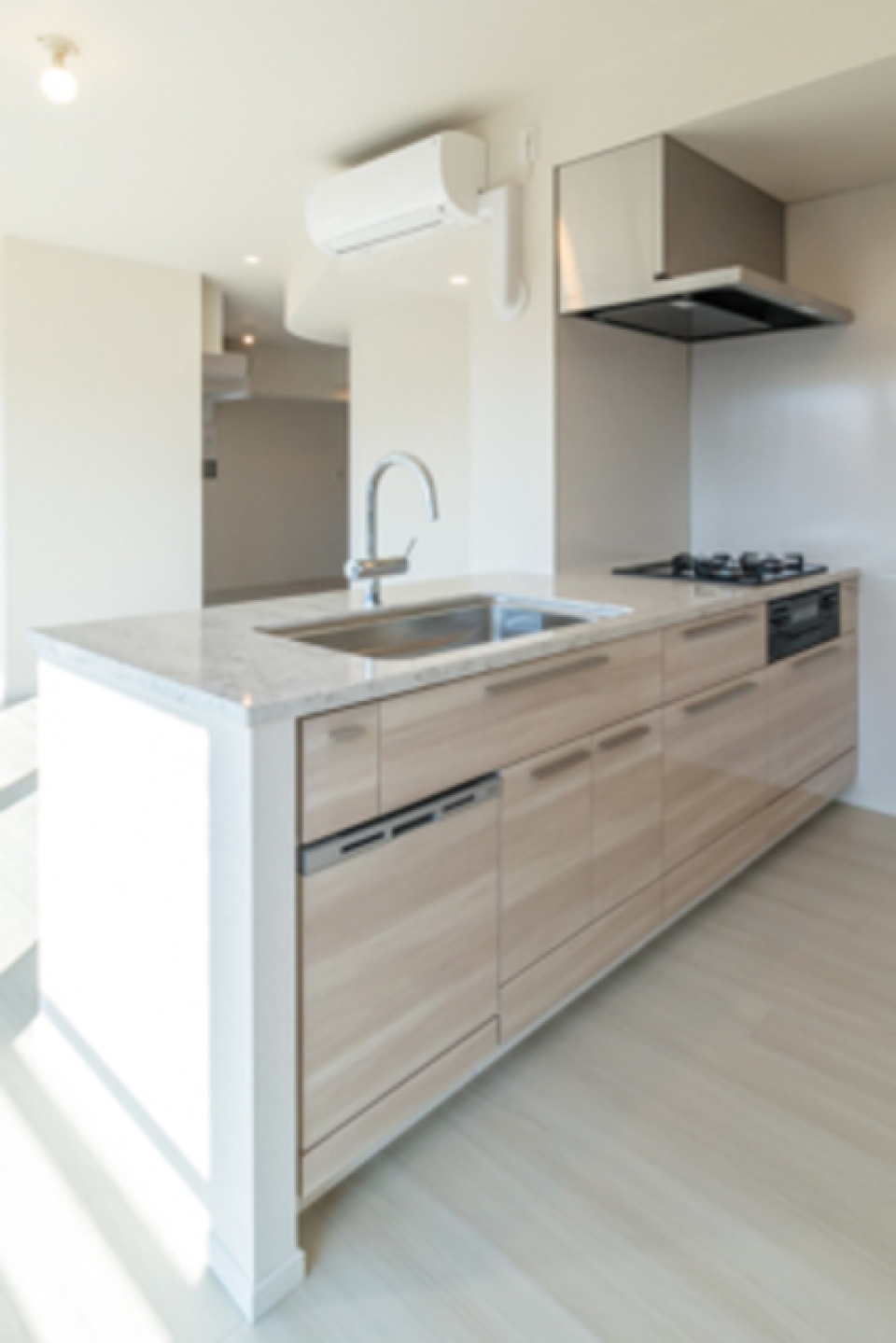 3口のガスコンロが導入されています。※写真は同タイプ住戸です。