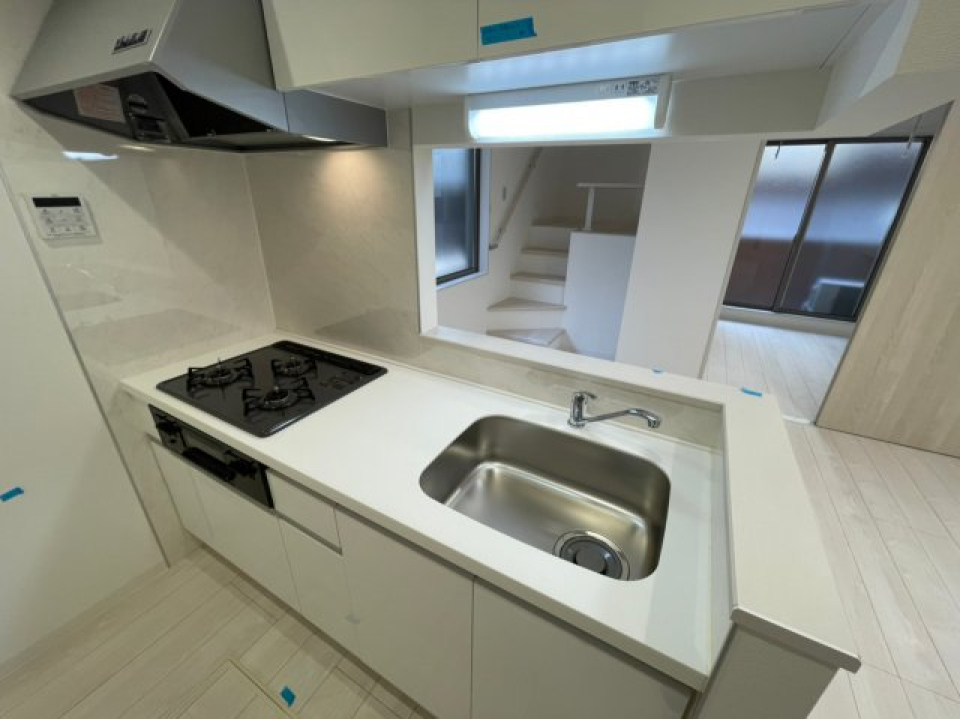 料理が捗りそうな3口のガスコンロ。