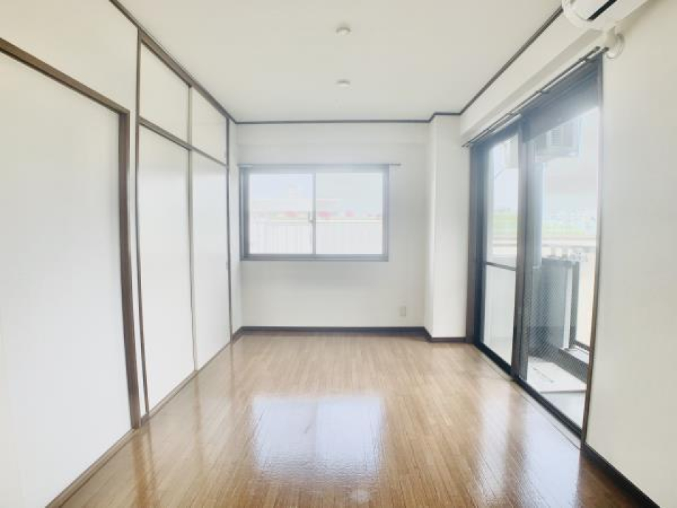 6.2帖の洋室の様子。