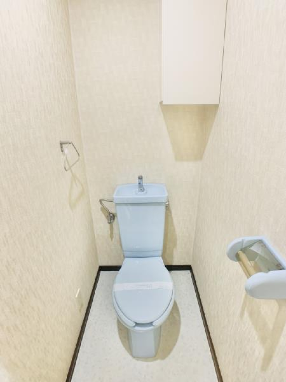 シンプルなトイレ。