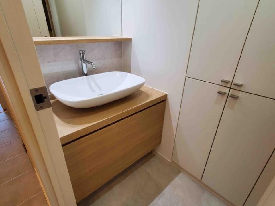 オシャレな独立洗面台。