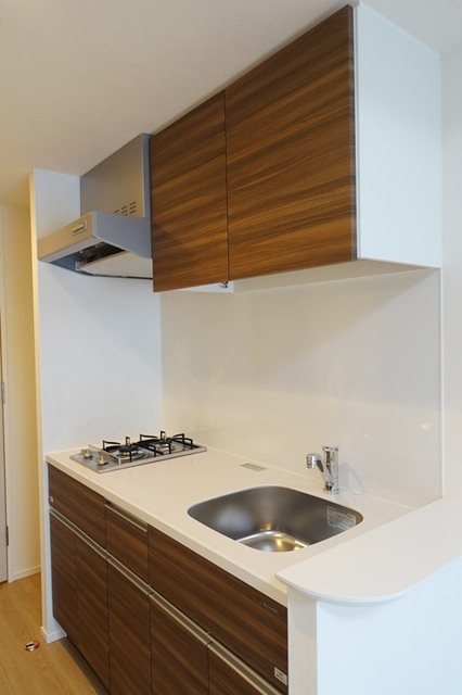 ２口のガスコンロが導入されたキッチンです。※写真は同タイプ住戸です。