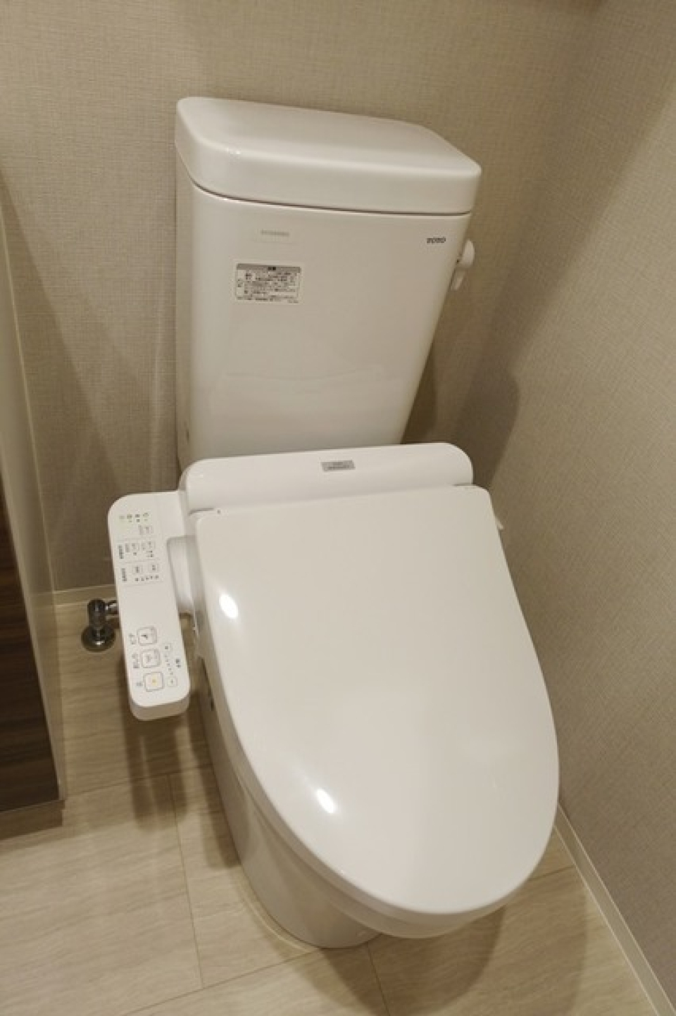 シンプルなトイレ。※写真は同タイプ住戸です。