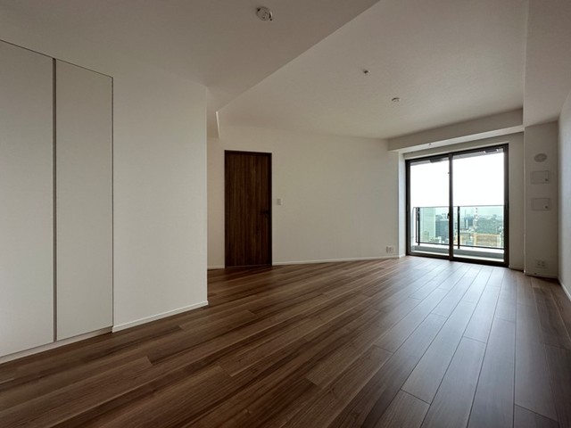 内装はシンプルに、無駄なく。