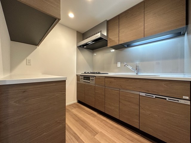 背面にもカウンターがあり料理効率アップ間違いなし