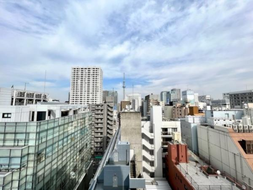 １１階に所在しています。