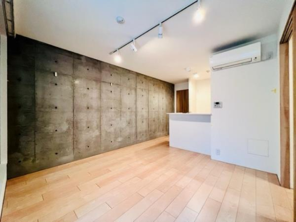 コンクリート張りなのがオシャレ。