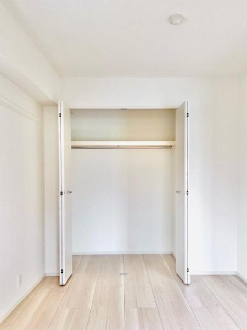 収納も大きそうなので、洋服がたっぷり入りそうです♪