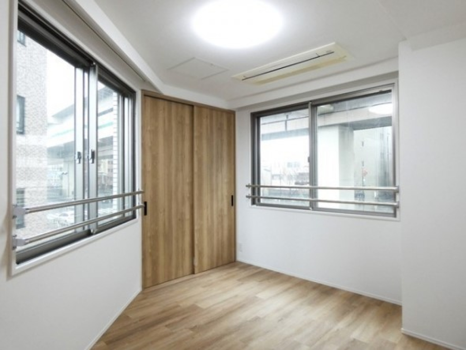 ちょっと使いにくい6.5帖の洋室はワークスペースや作業部屋にどうでしょう