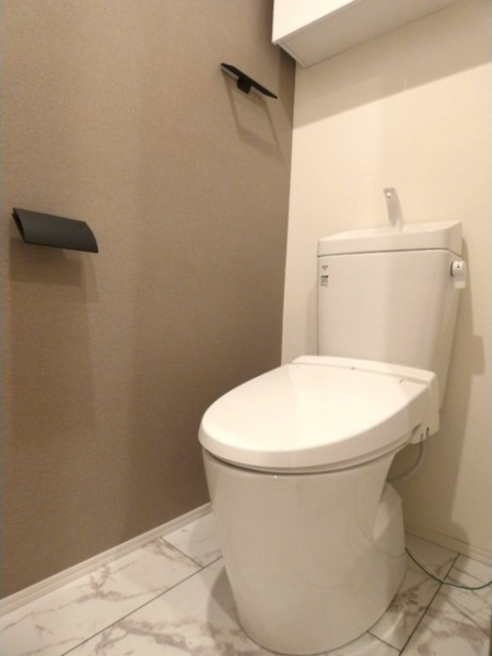 トイレはホルダー類でグッと垢抜けますね