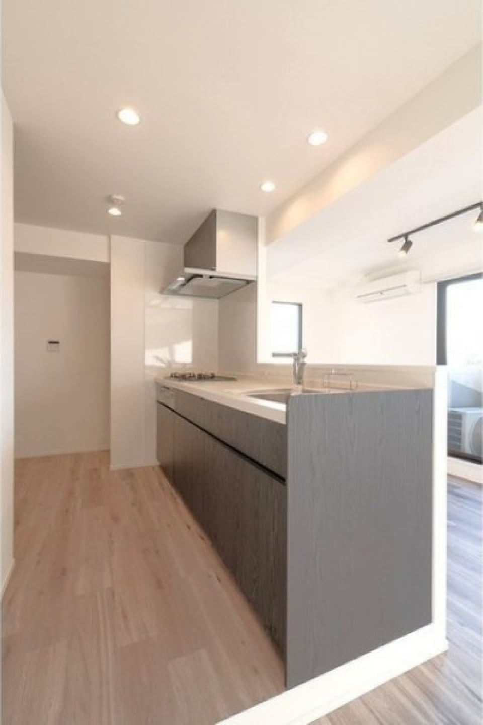 キッチンスタジオみたいでちょっと気分の高まる対面キッチン