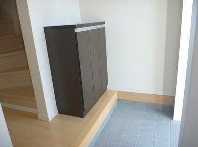 シューズボックス付きのトイレ