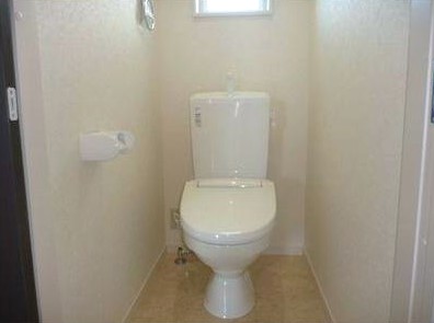 白を基調としたトイレ