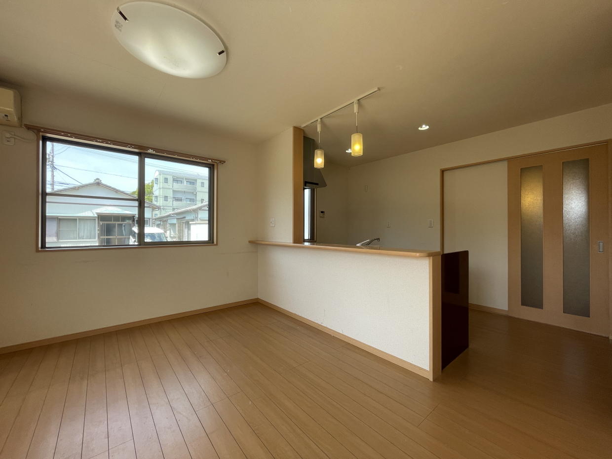 カウンターの照明もおしゃれ