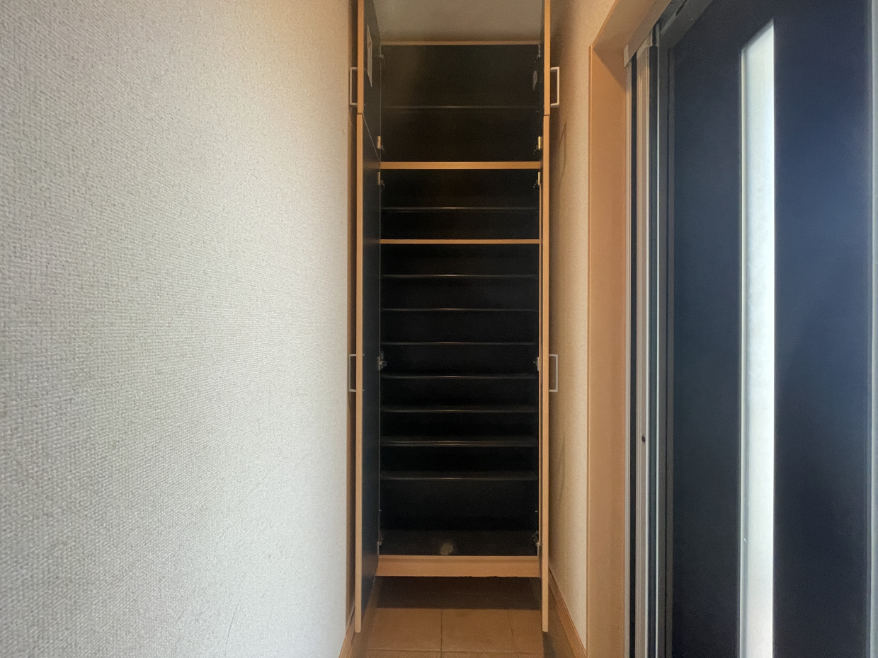 シューズクローゼットもたくさん入りそう