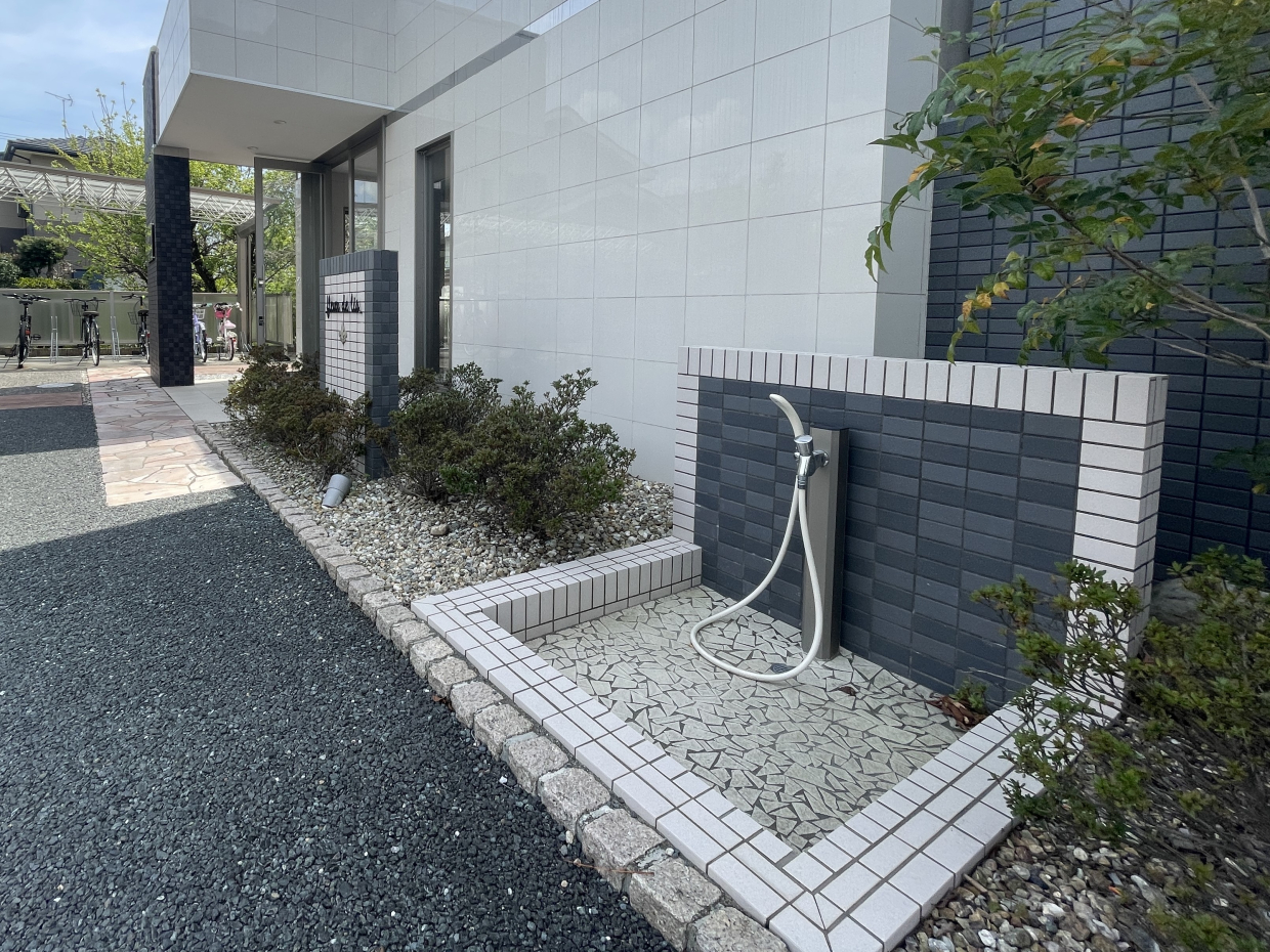 外にはペットの足を洗えるスペースも。