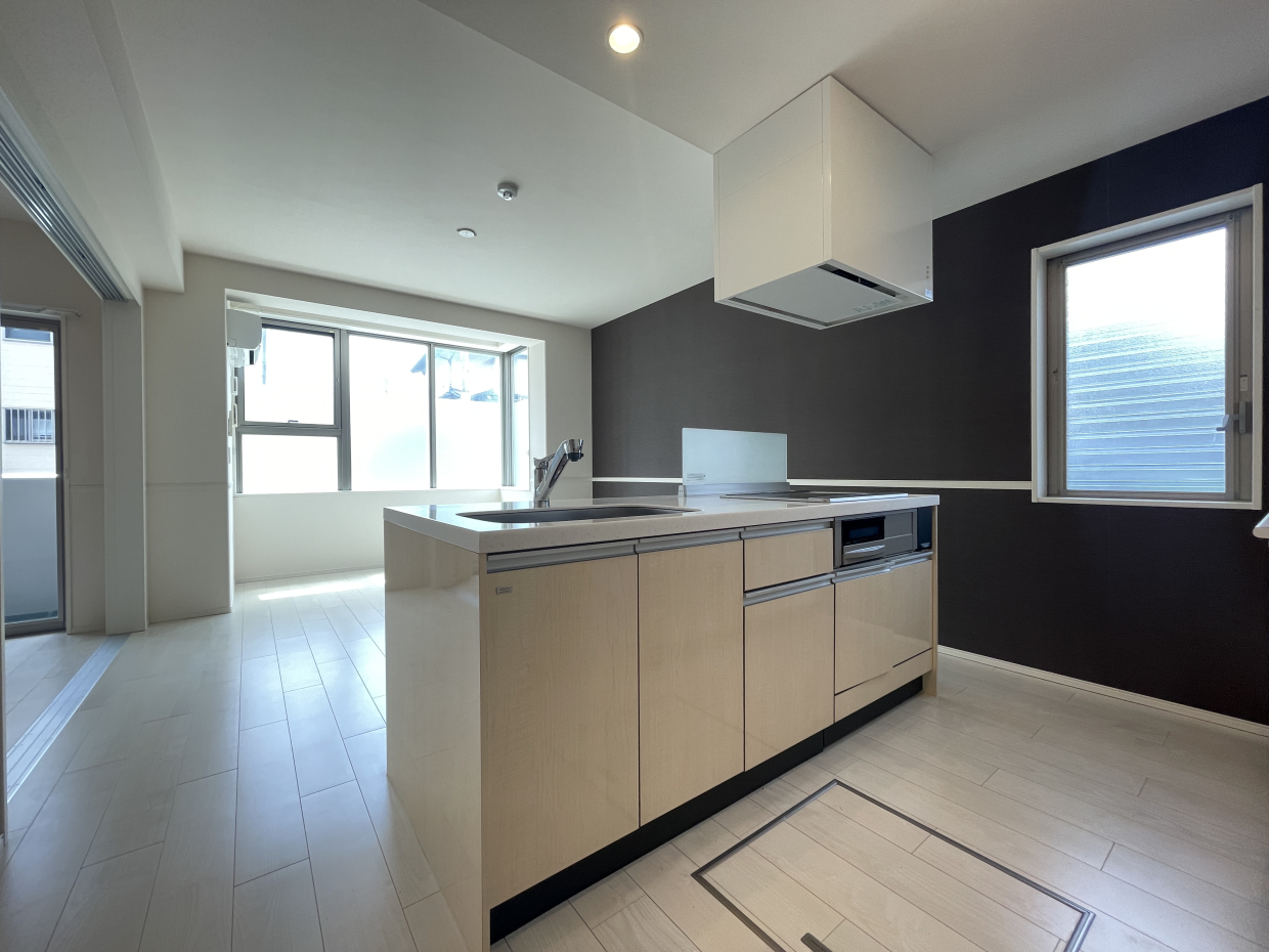 対面式で家族の様子を見ながら家事できます