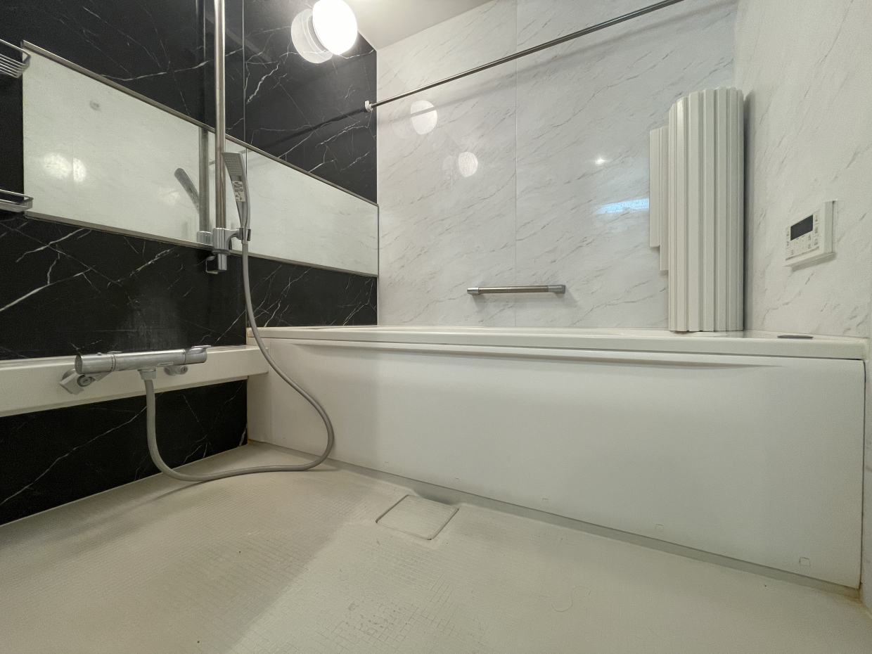 バスルームは追い炊き機能付き