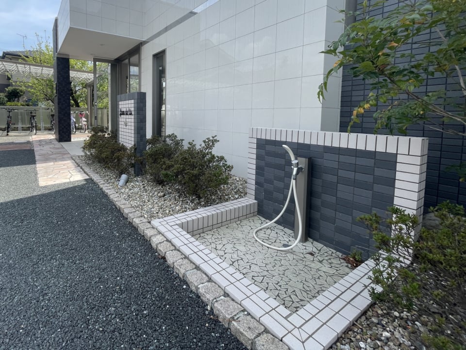 外にはワンちゃんの足を洗えるスペースも。