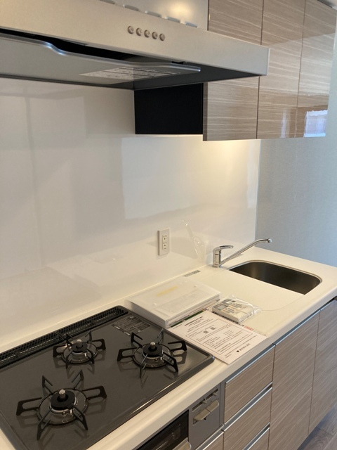 ３口のガスコンロが導入されています。※写真は同タイプ住戸です。