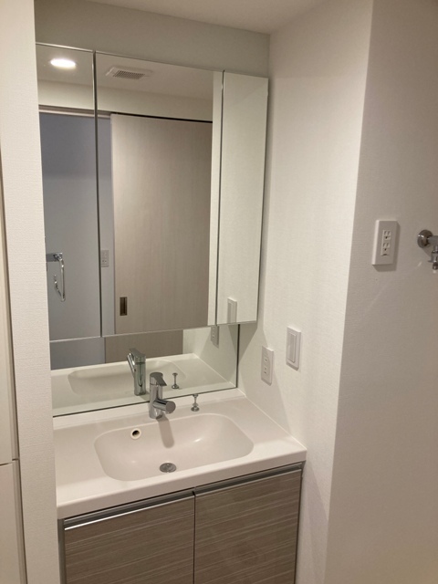嬉しい独立洗面台。※写真は同タイプ住戸です。