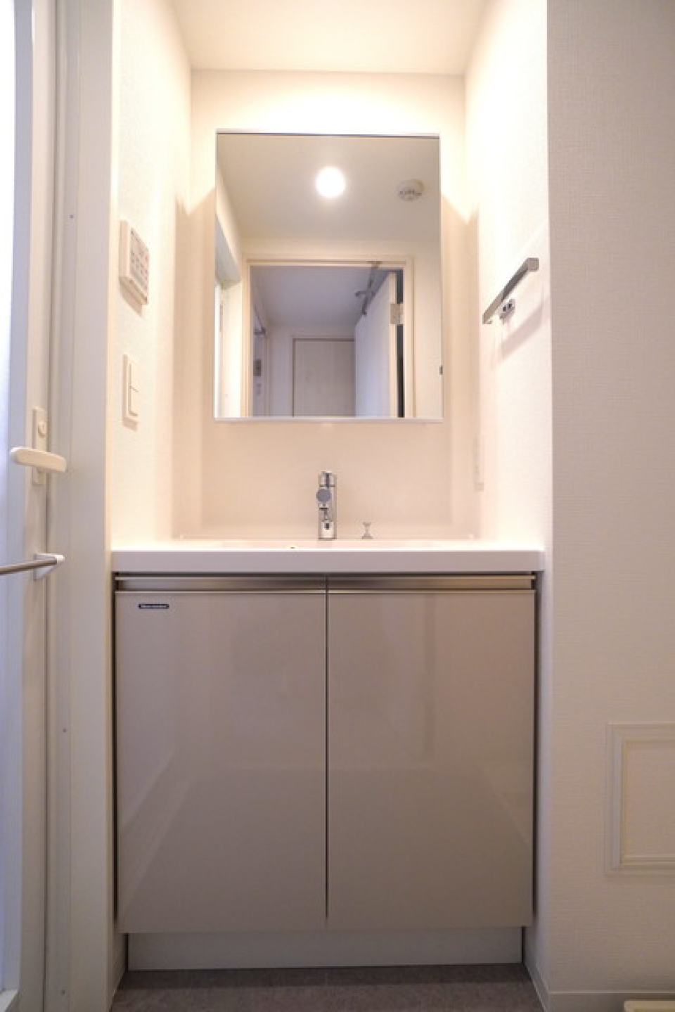 嬉しい独立洗面台。※写真は同タイプ住戸です。