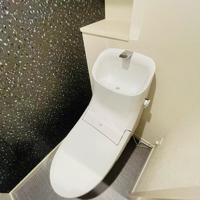 シンプルなトイレ。