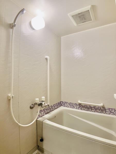 浴室はコンパクト