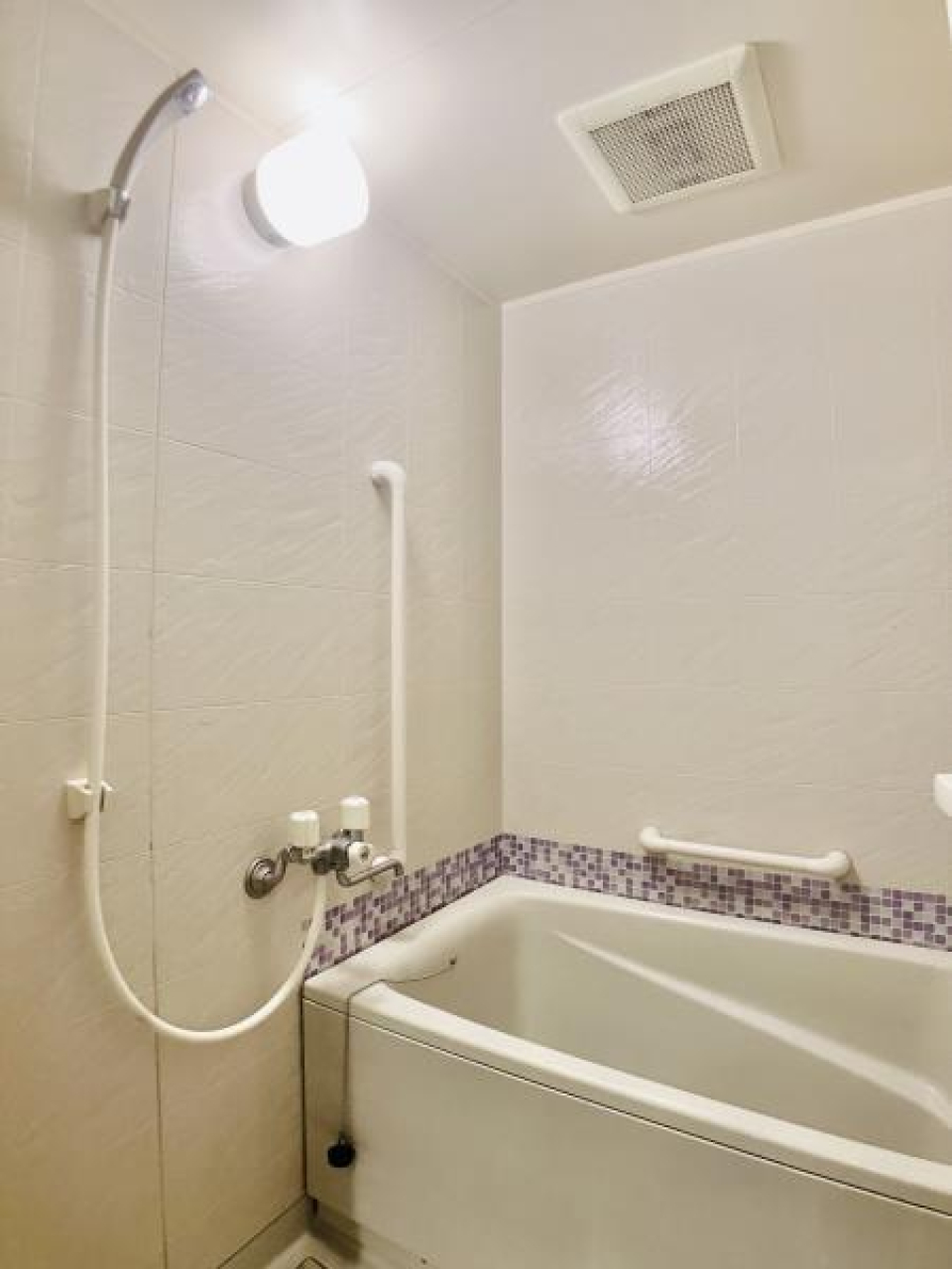 浴室はコンパクト