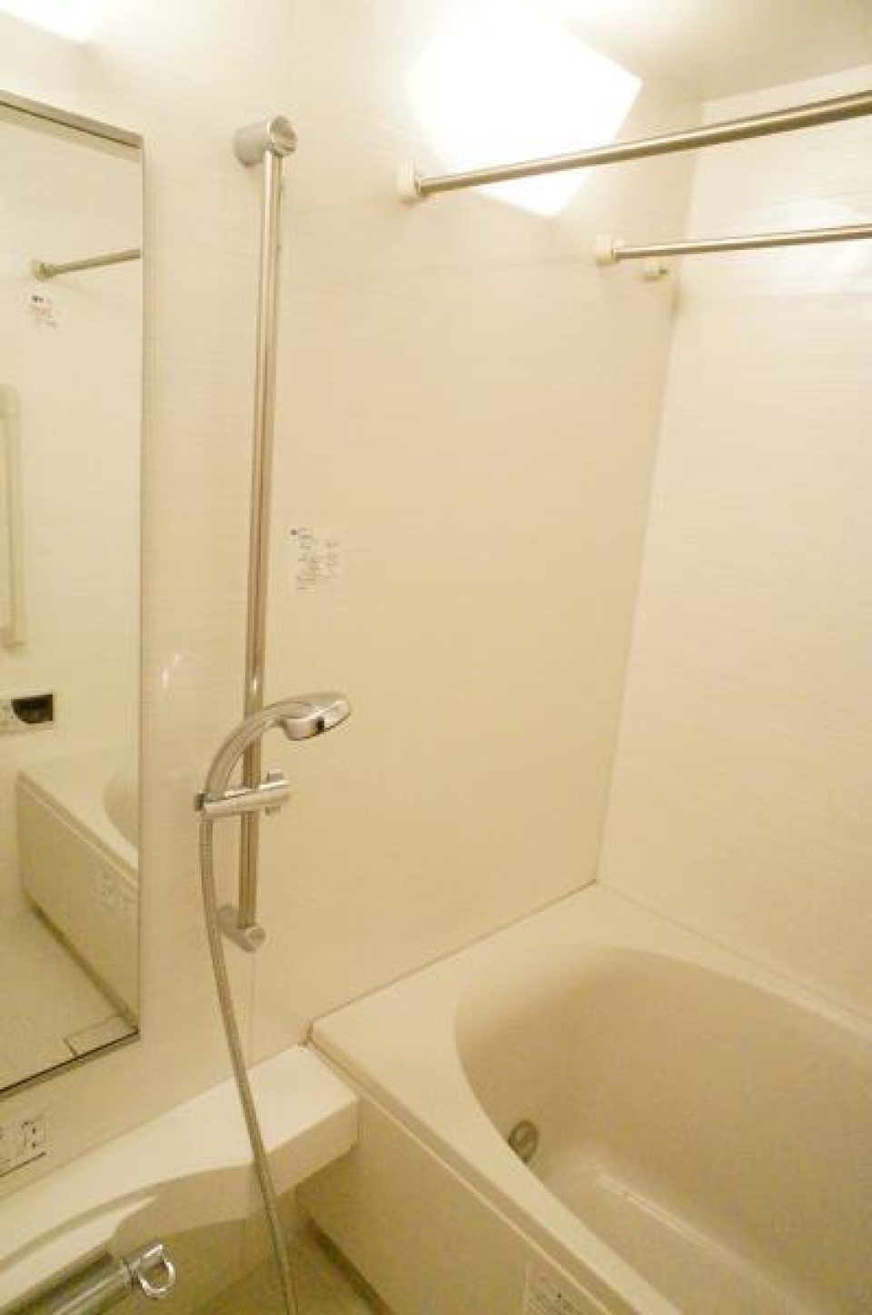 浴室はシンプル。