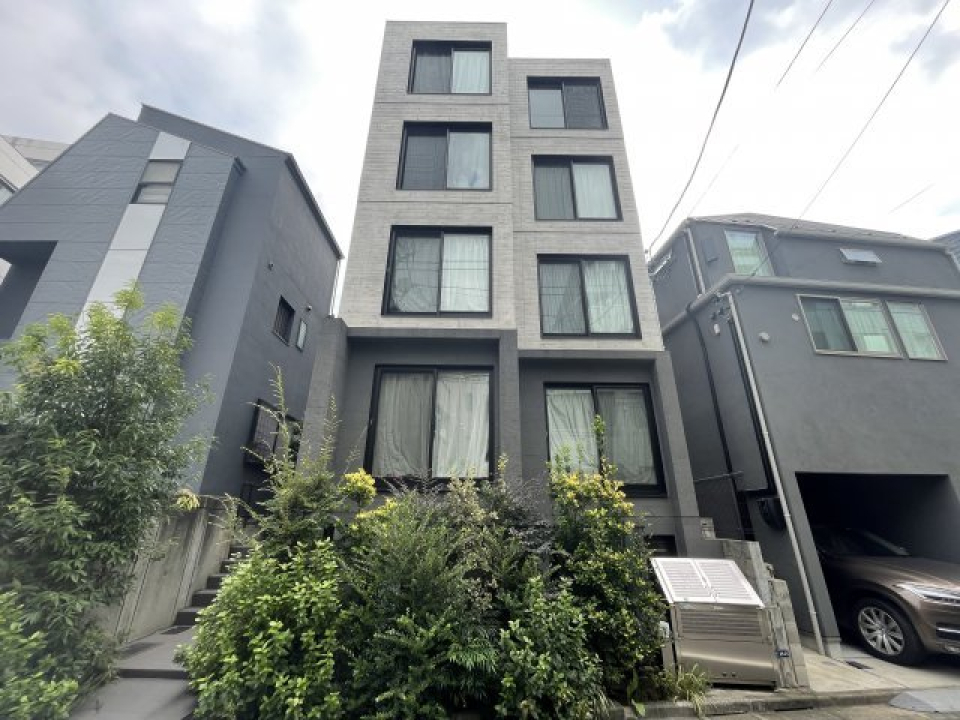 コンクリート張りが美しい無い感が広がります。