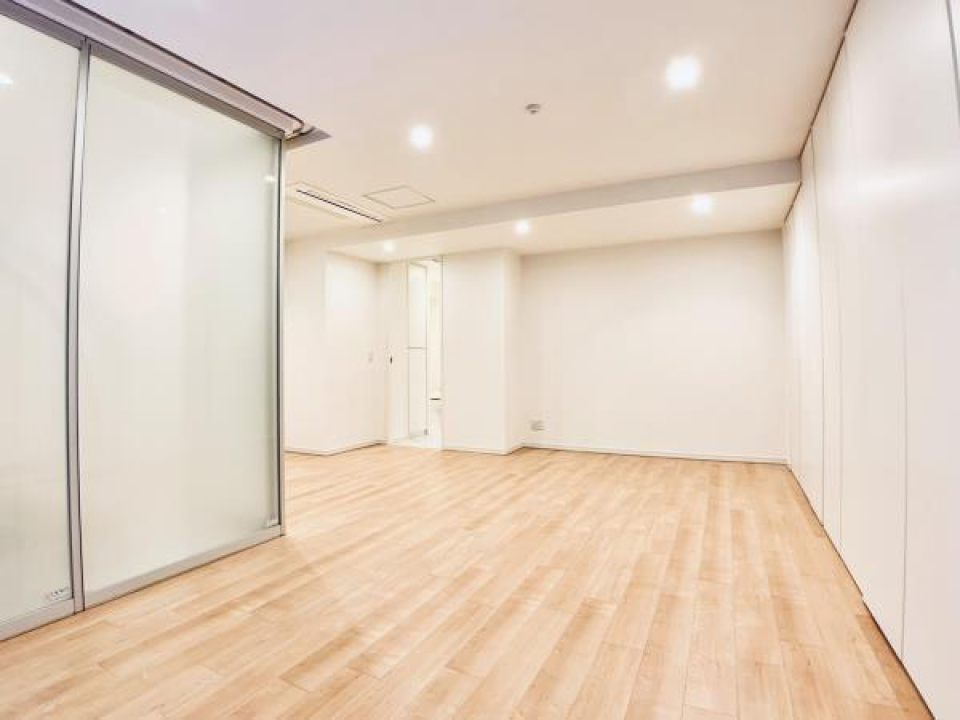 下に行くと地下１階へ。