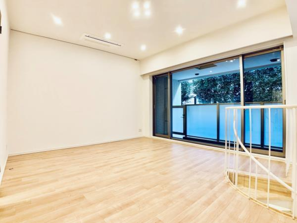 １階に所在しています。