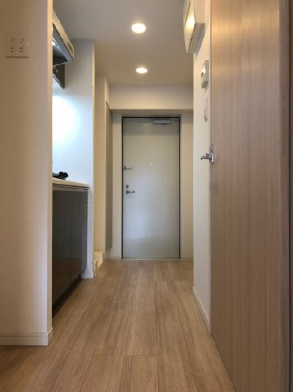 洋室と玄関までをつなぐ