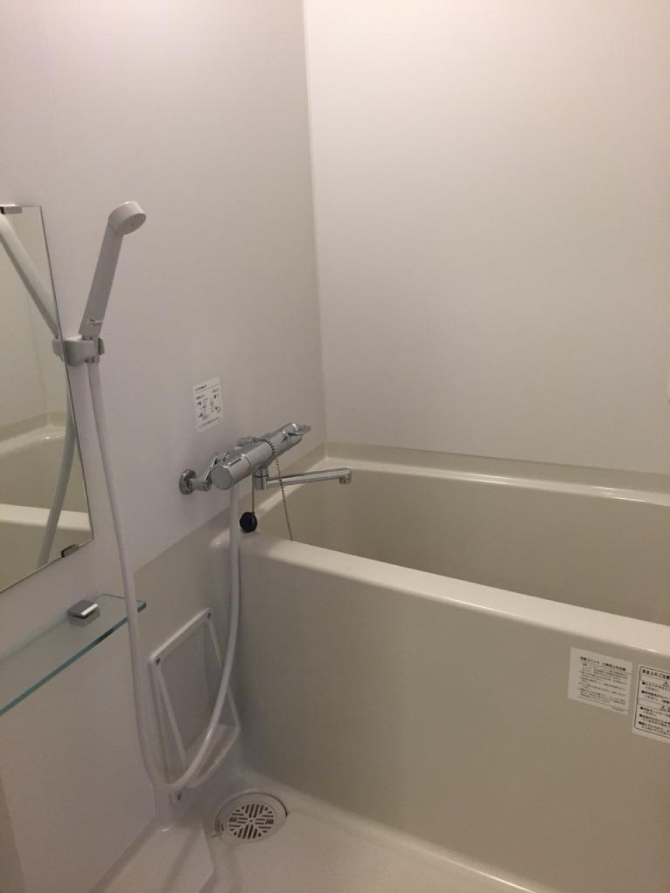 浴室はコンパクト