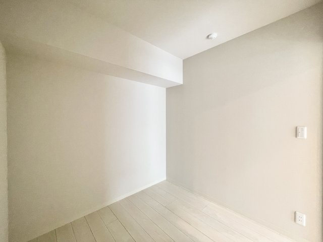 奥の洋室は3.5帖とコンパクト。書斎や子供部屋に使ってもいいですね。