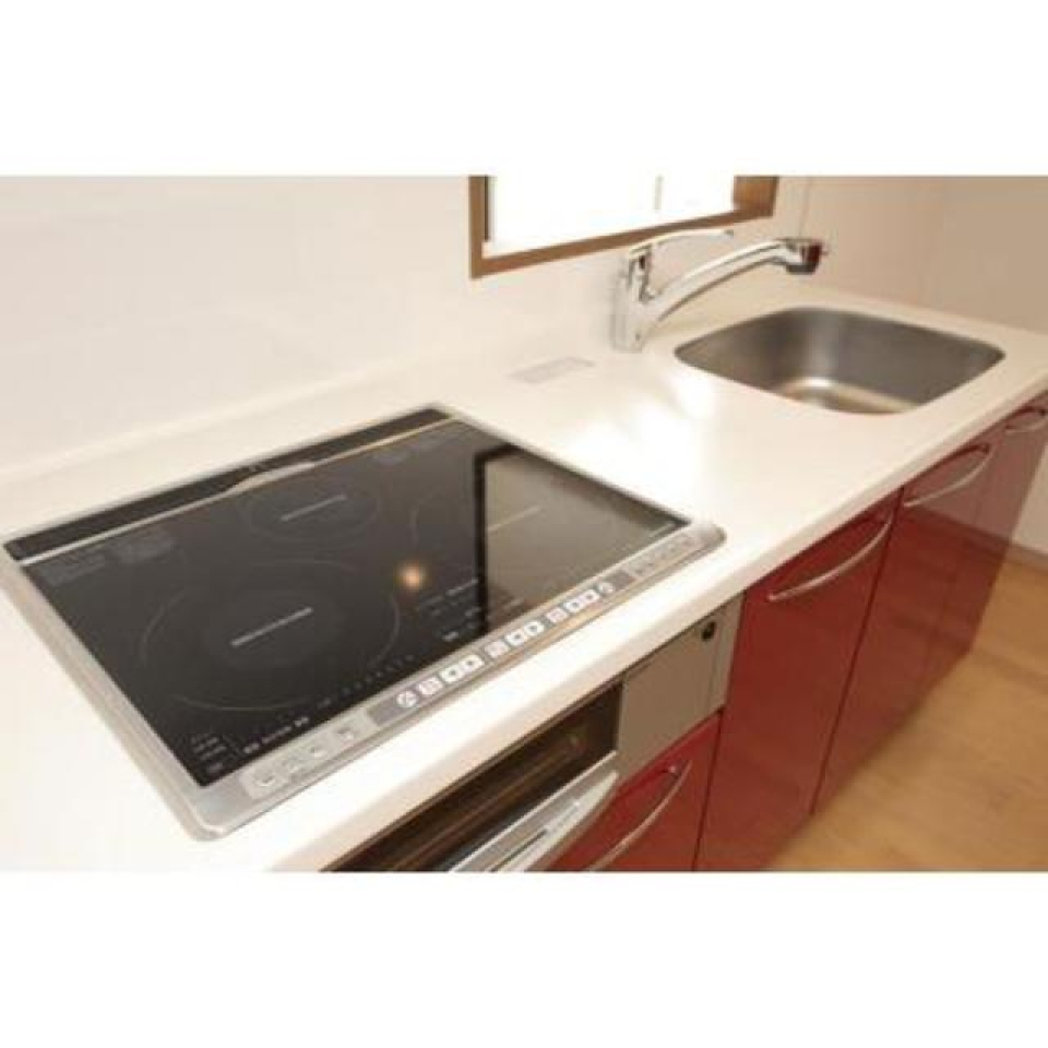 ２口のIHコンロが標準装備です。※写真は同タイプ住戸です。