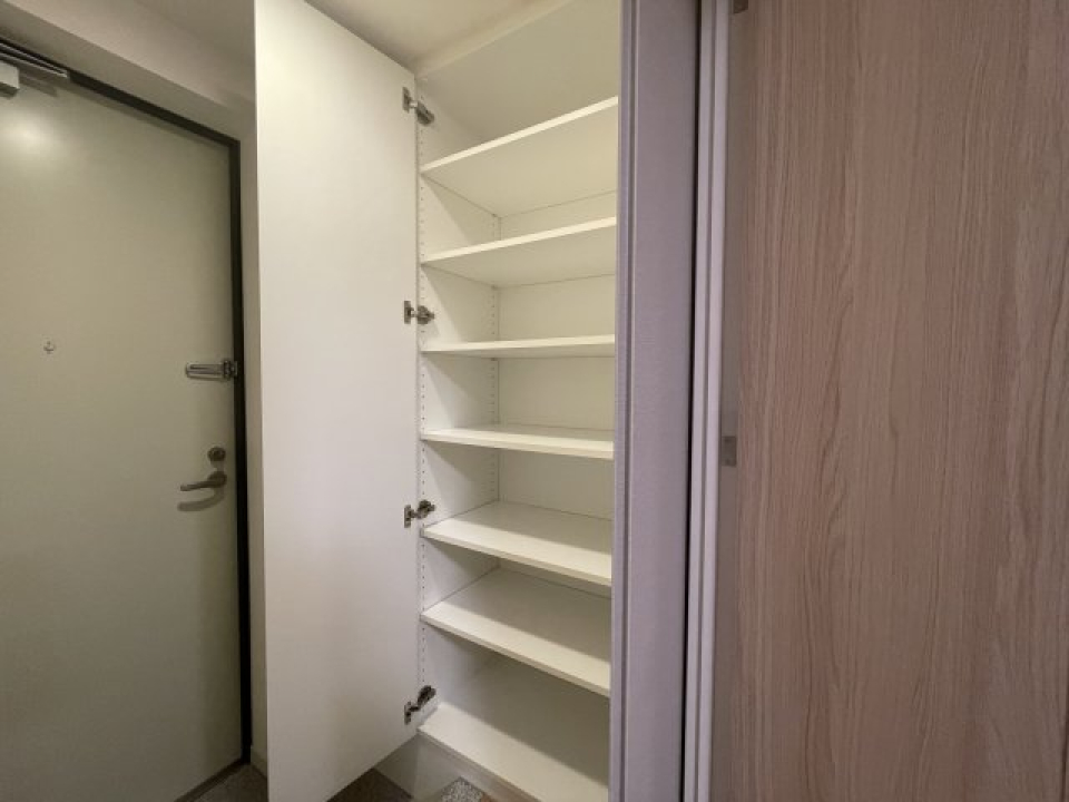 玄関横にシューズボックス