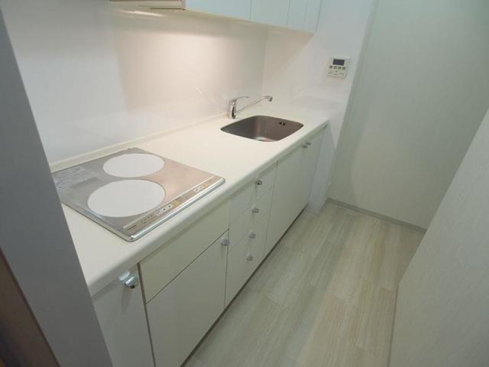 ２口のIHコンロが標準装備されています。※写真は同タイプ住戸です。