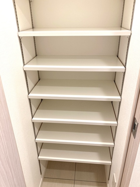 シューズボックスを開けた時の様子。※写真は同タイプ住戸です。